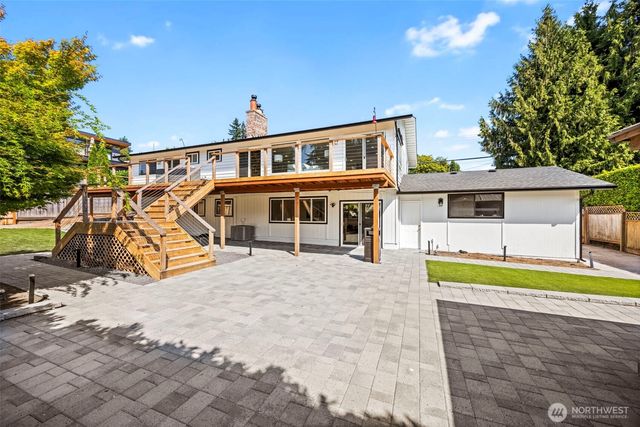 18217 62nd Avenue NE, Kenmore, WA 98028