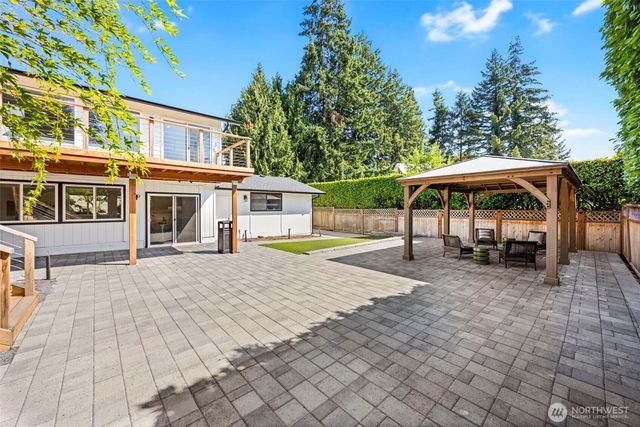 18217 62nd Avenue NE, Kenmore, WA 98028