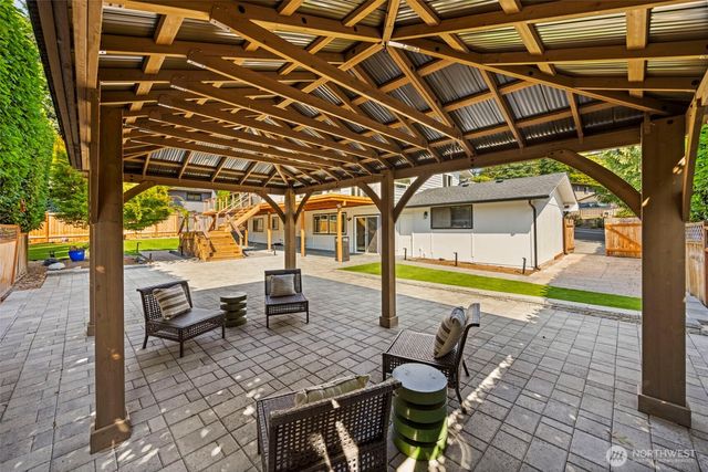 18217 62nd Avenue NE, Kenmore, WA 98028
