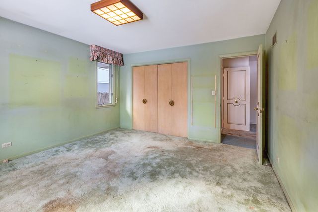 215 E Orchard Street, Arlington Heights, IL 60005