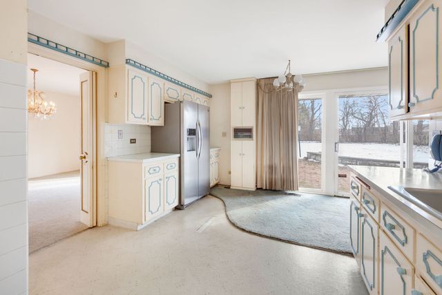 215 E Orchard Street, Arlington Heights, IL 60005