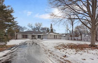 215 E Orchard Street, Arlington Heights, IL 60005