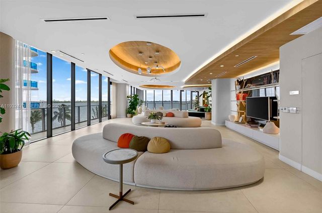 700 NE 24th St 3007, Miami, FL 33137