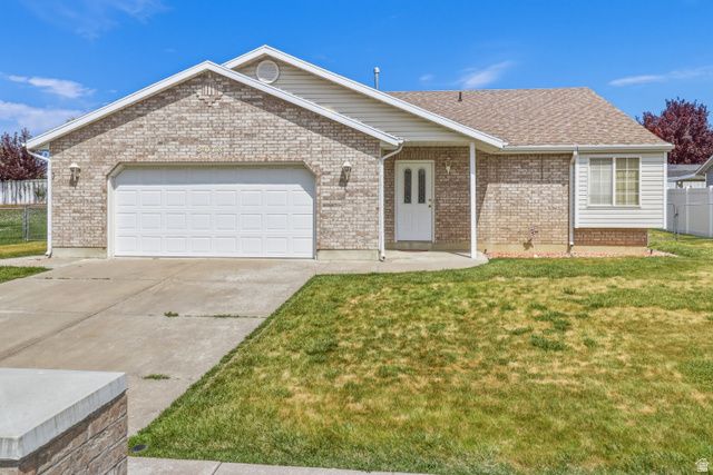 5078 S 3425 W, Roy, UT 84067