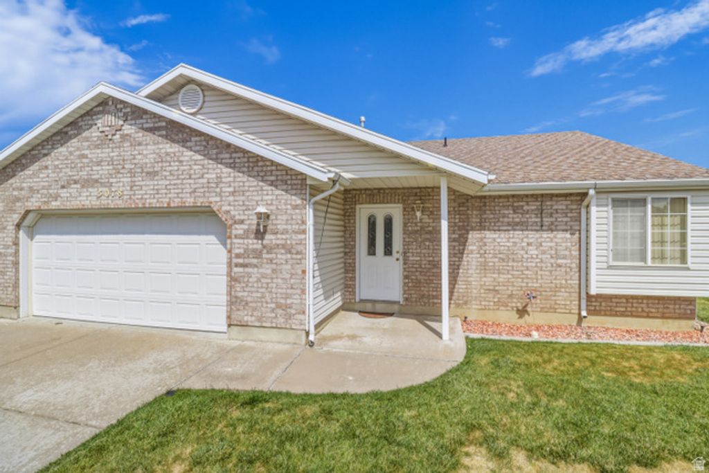 5078 S 3425 W, Roy, UT 84067