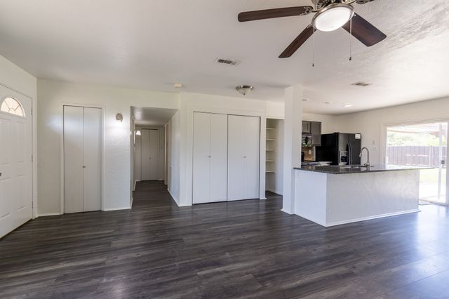 5728 Pearce Street, The Colony, TX 75056