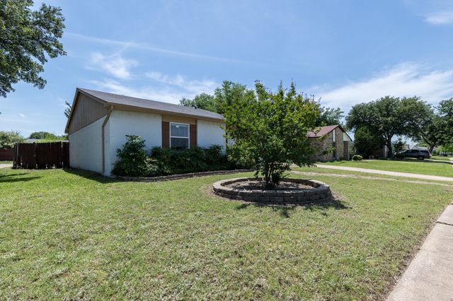 5728 Pearce Street, The Colony, TX 75056