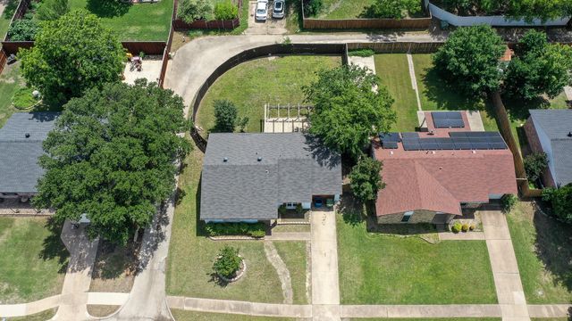 5728 Pearce Street, The Colony, TX 75056