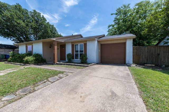 5728 Pearce Street, The Colony, TX 75056