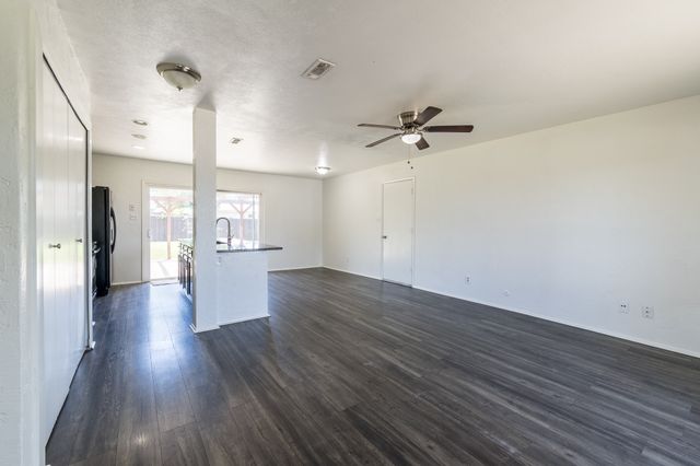 5728 Pearce Street, The Colony, TX 75056