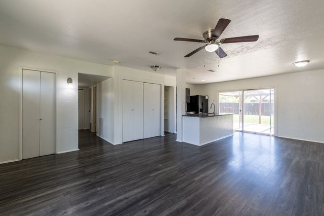 5728 Pearce Street, The Colony, TX 75056