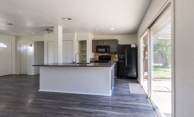 5728 Pearce Street, The Colony, TX 75056