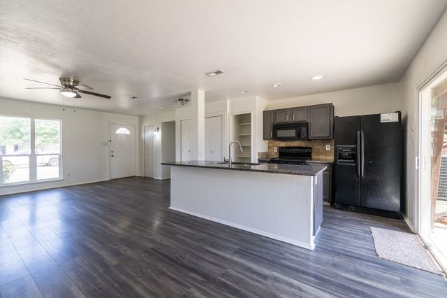 5728 Pearce Street, The Colony, TX 75056