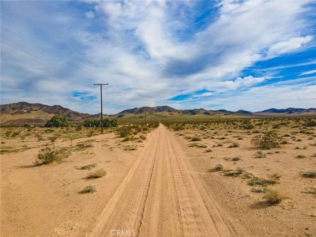 123 Bobcat Lane, Newberry Springs, CA 92365