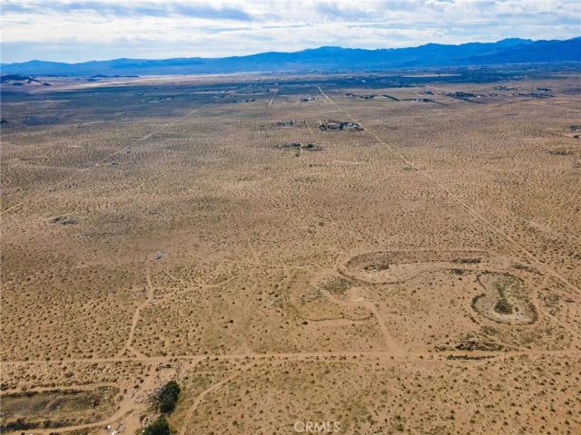 123 Bobcat Lane, Newberry Springs, CA 92365