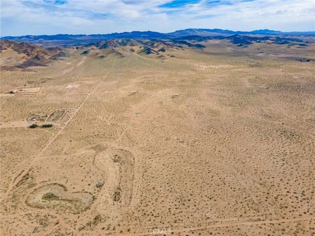 123 Bobcat Lane, Newberry Springs, CA 92365