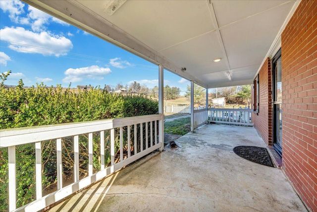 777 Mountain Pass RD, Blue Ridge, VA 24064