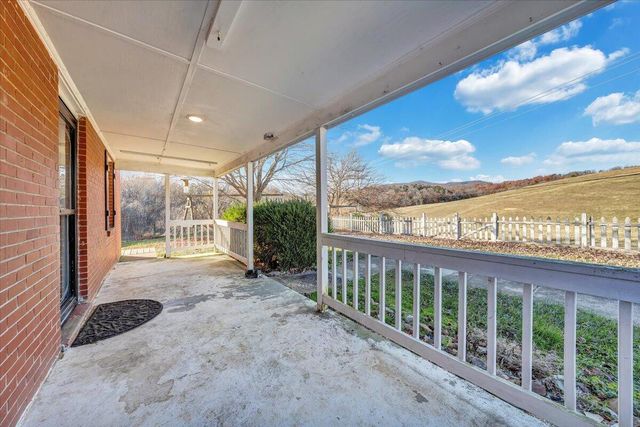 777 Mountain Pass RD, Blue Ridge, VA 24064