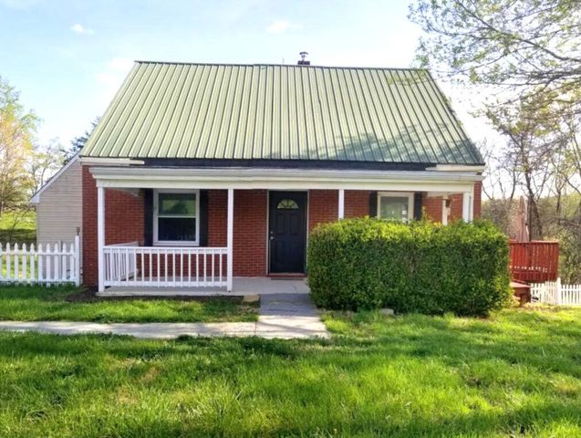 777 Mountain Pass RD, Blue Ridge, VA 24064