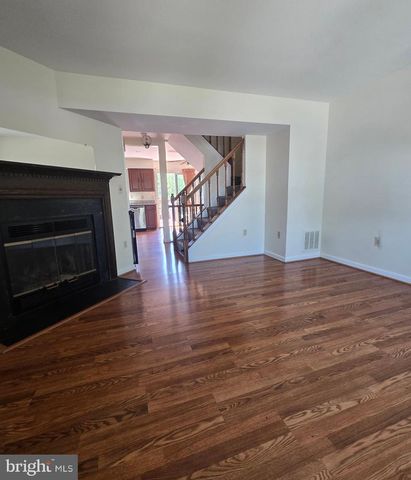 15318 GUNSMITH TER, Woodbridge, VA 22191