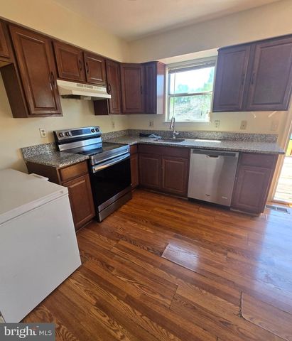 15318 GUNSMITH TER, Woodbridge, VA 22191