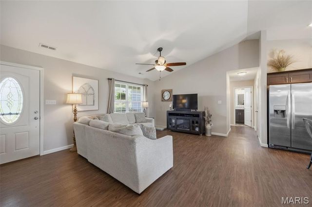 1004 Wolf Creek Drive, Farmington, MO 63640