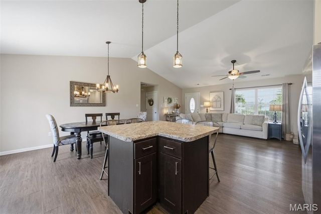 1004 Wolf Creek Drive, Farmington, MO 63640