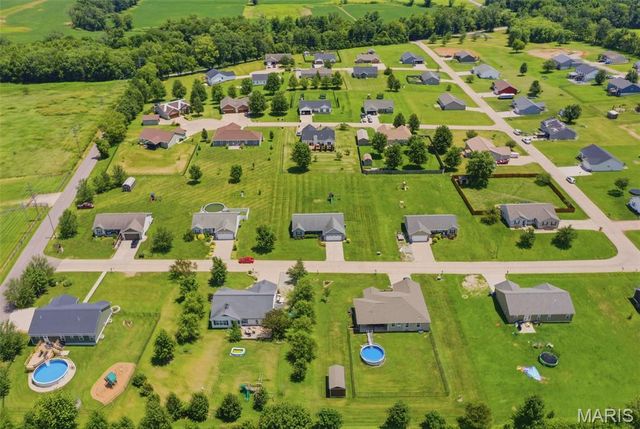 1004 Wolf Creek Drive, Farmington, MO 63640