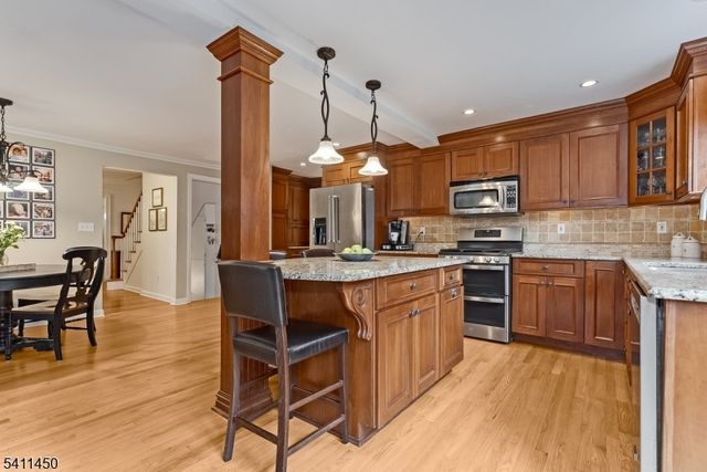 735 Castleman Dr, Westfield Town, NJ 07090