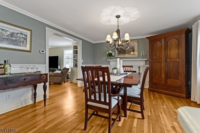 735 Castleman Dr, Westfield Town, NJ 07090