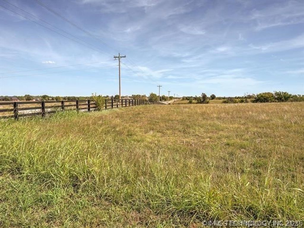 W 52nd Avenue, Sperry, OK 74073