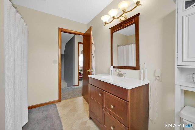 10 Summer Street, Enfield, CT 06082