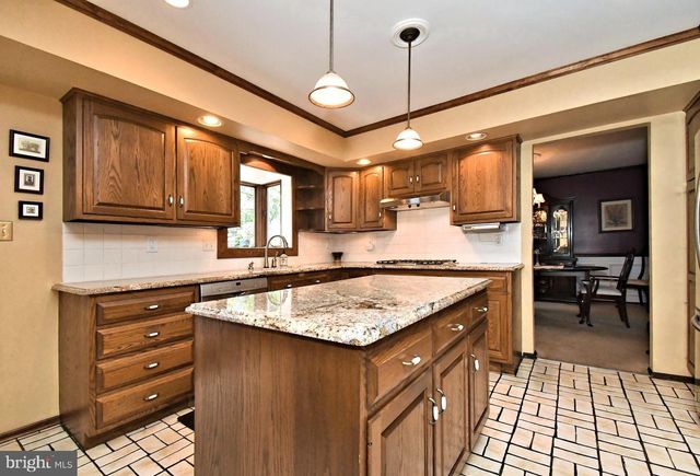1364 MARK DR, West Chester, PA 19380