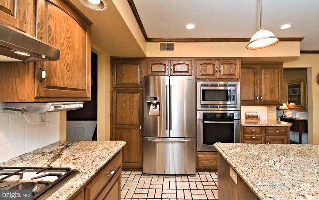 1364 MARK DR, West Chester, PA 19380
