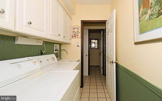 1364 MARK DR, West Chester, PA 19380