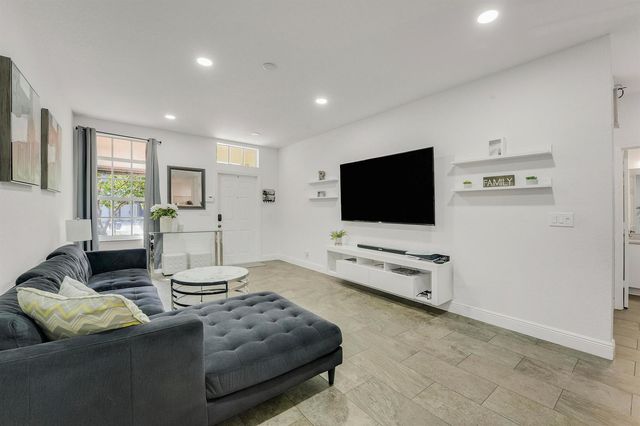 323 Spruce Street 323, Boynton Beach, FL 33426