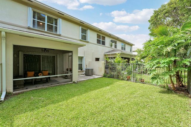 323 Spruce Street 323, Boynton Beach, FL 33426