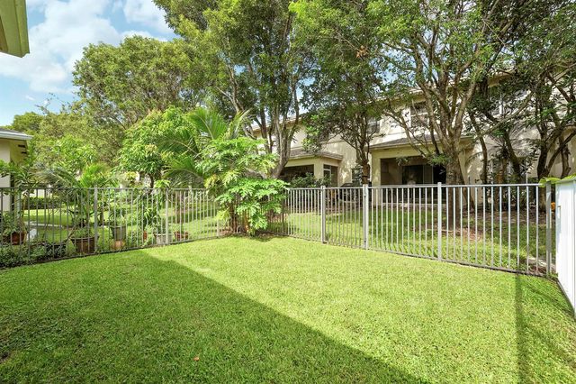 323 Spruce Street 323, Boynton Beach, FL 33426