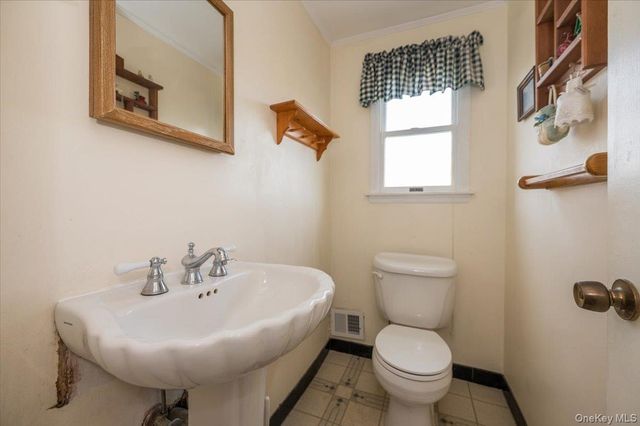 145 Raleigh Lane, West Islip, NY 11795