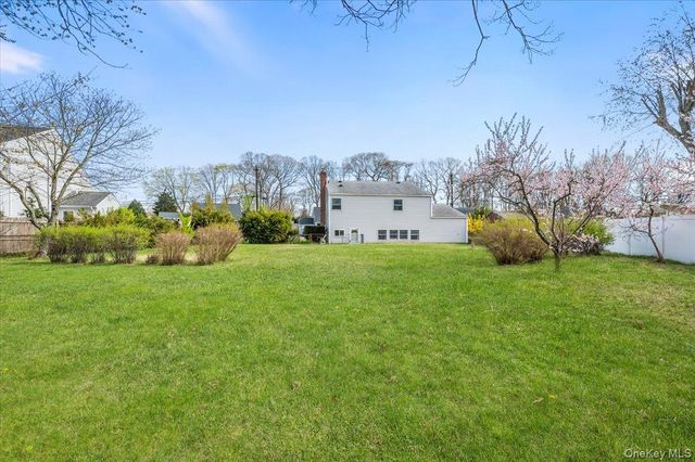 145 Raleigh Lane, West Islip, NY 11795