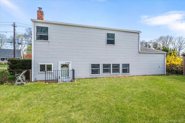 145 Raleigh Lane, West Islip, NY 11795