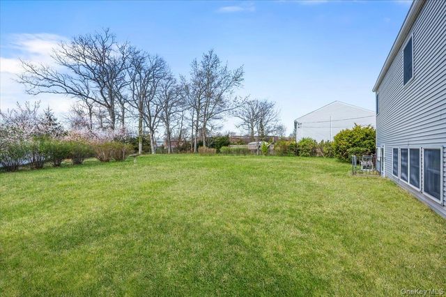 145 Raleigh Lane, West Islip, NY 11795