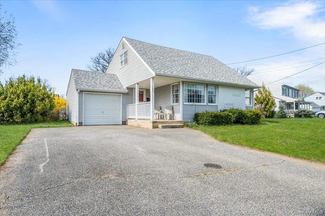 145 Raleigh Lane, West Islip, NY 11795