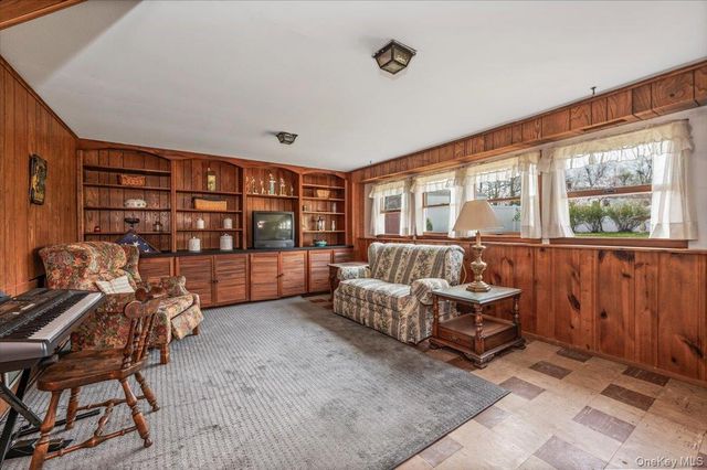 145 Raleigh Lane, West Islip, NY 11795