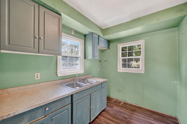 4032 2nd Avenue, Des Moines, IA 50313