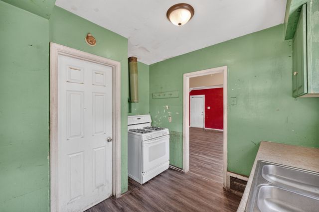 4032 2nd Avenue, Des Moines, IA 50313