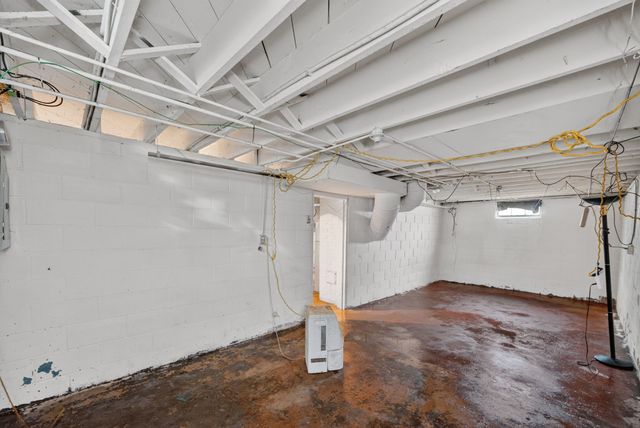 4032 2nd Avenue, Des Moines, IA 50313