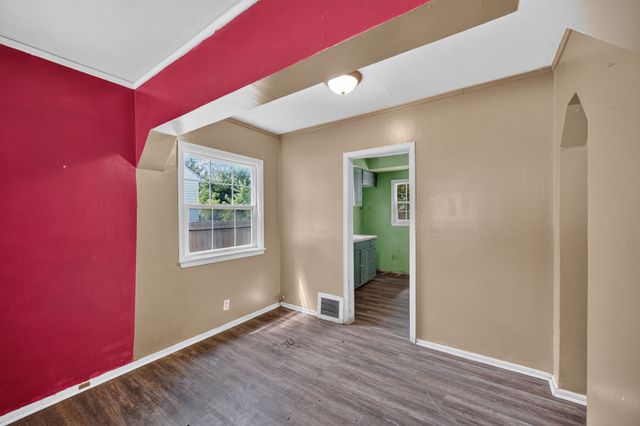 4032 2nd Avenue, Des Moines, IA 50313