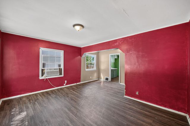 4032 2nd Avenue, Des Moines, IA 50313