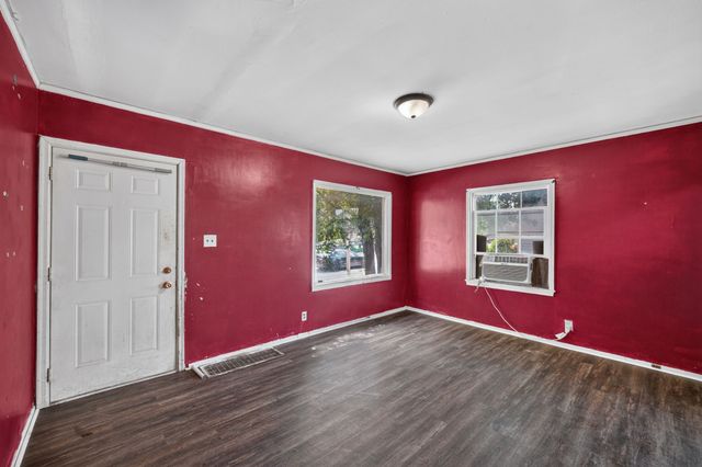 4032 2nd Avenue, Des Moines, IA 50313
